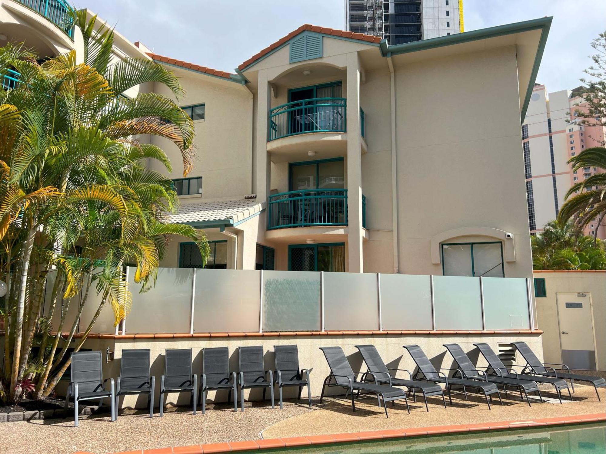 Cha Private Apts Aruba Beach Gold Coast Esterno foto