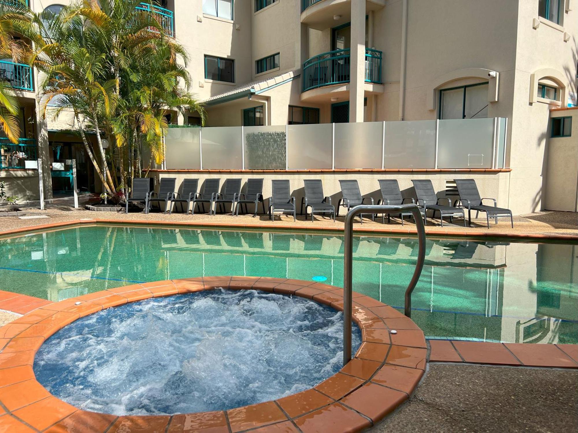 Cha Private Apts Aruba Beach Gold Coast Esterno foto