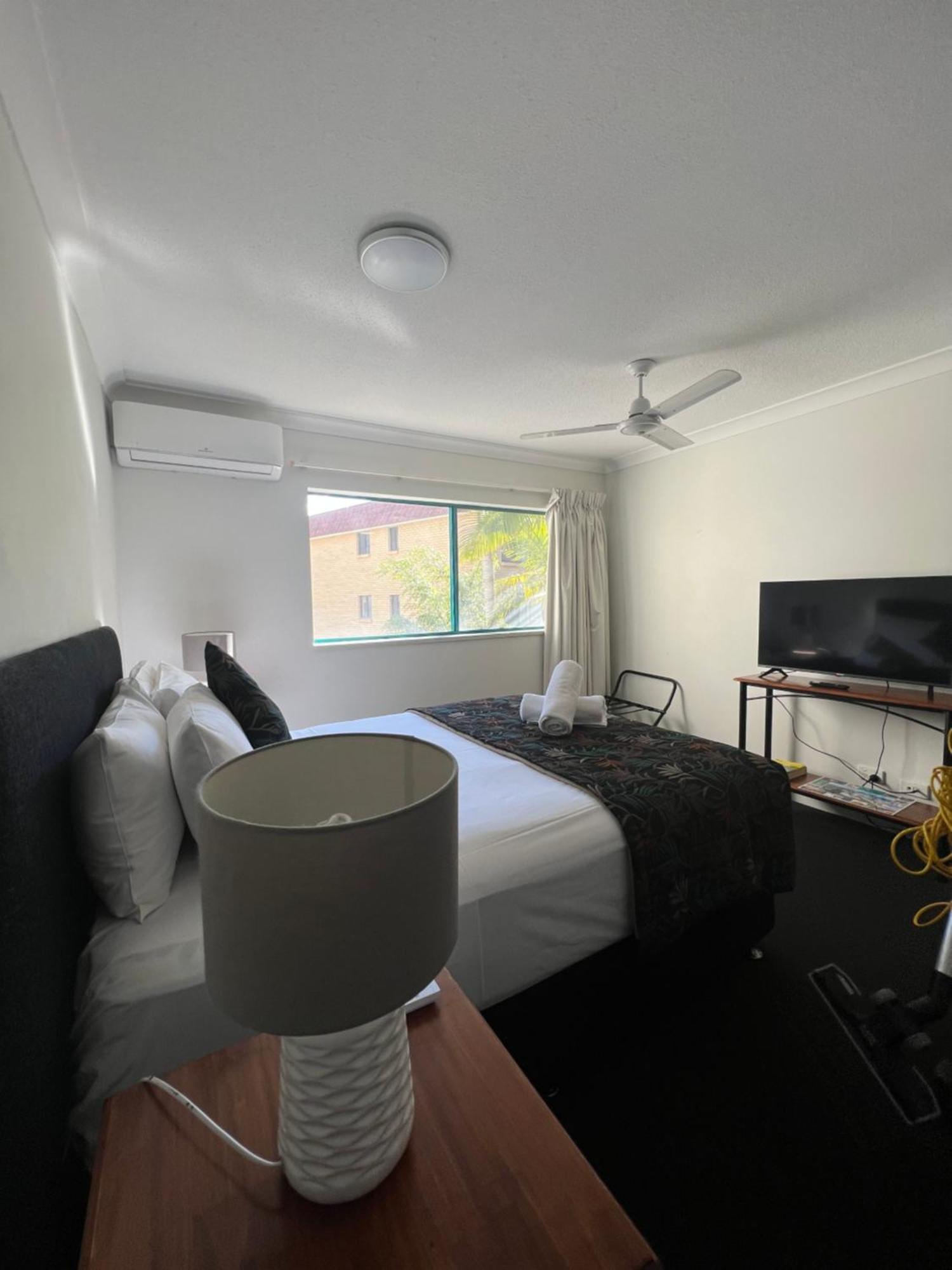 Cha Private Apts Aruba Beach Gold Coast Esterno foto