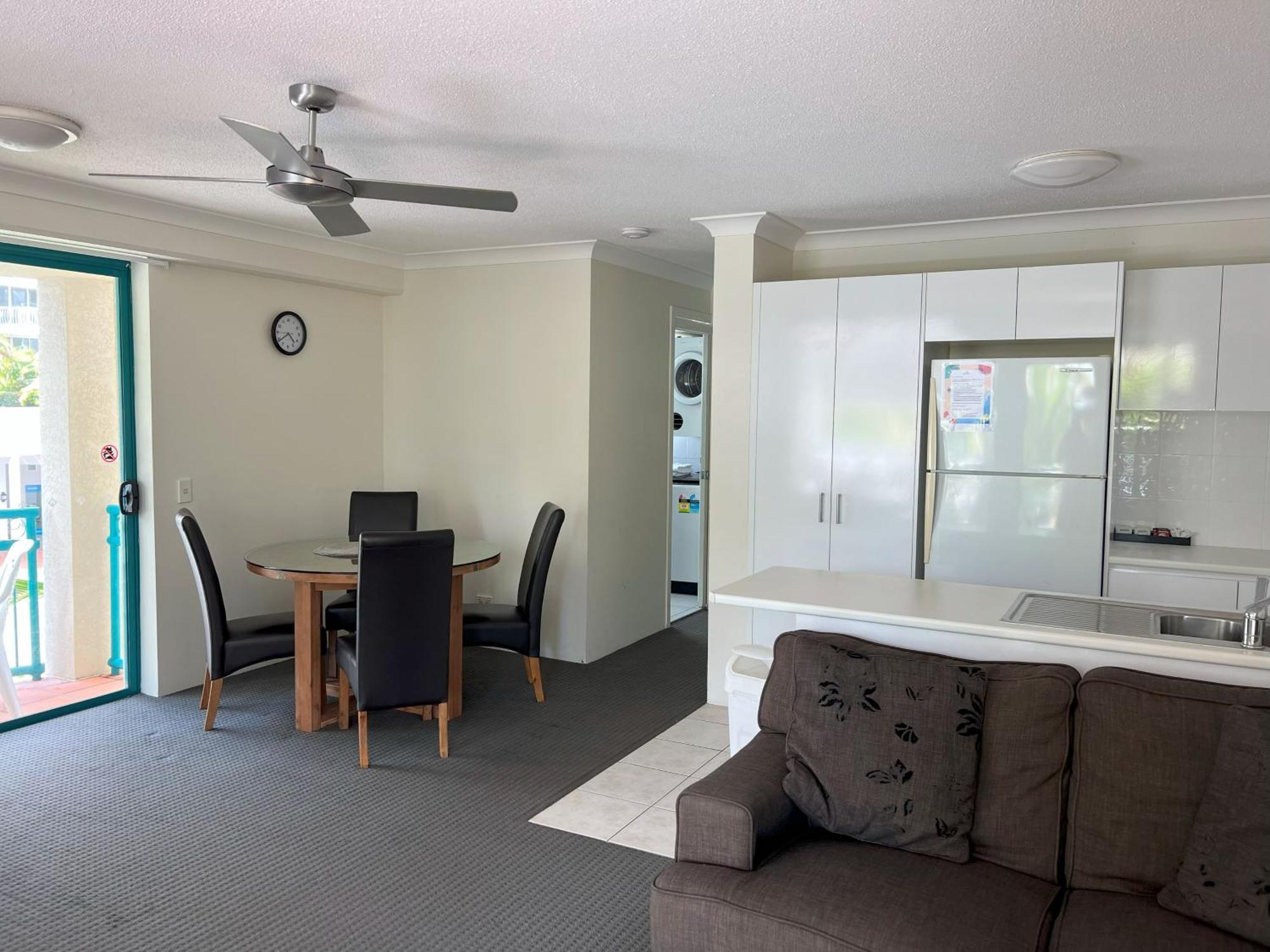 Cha Private Apts Aruba Beach Gold Coast Esterno foto