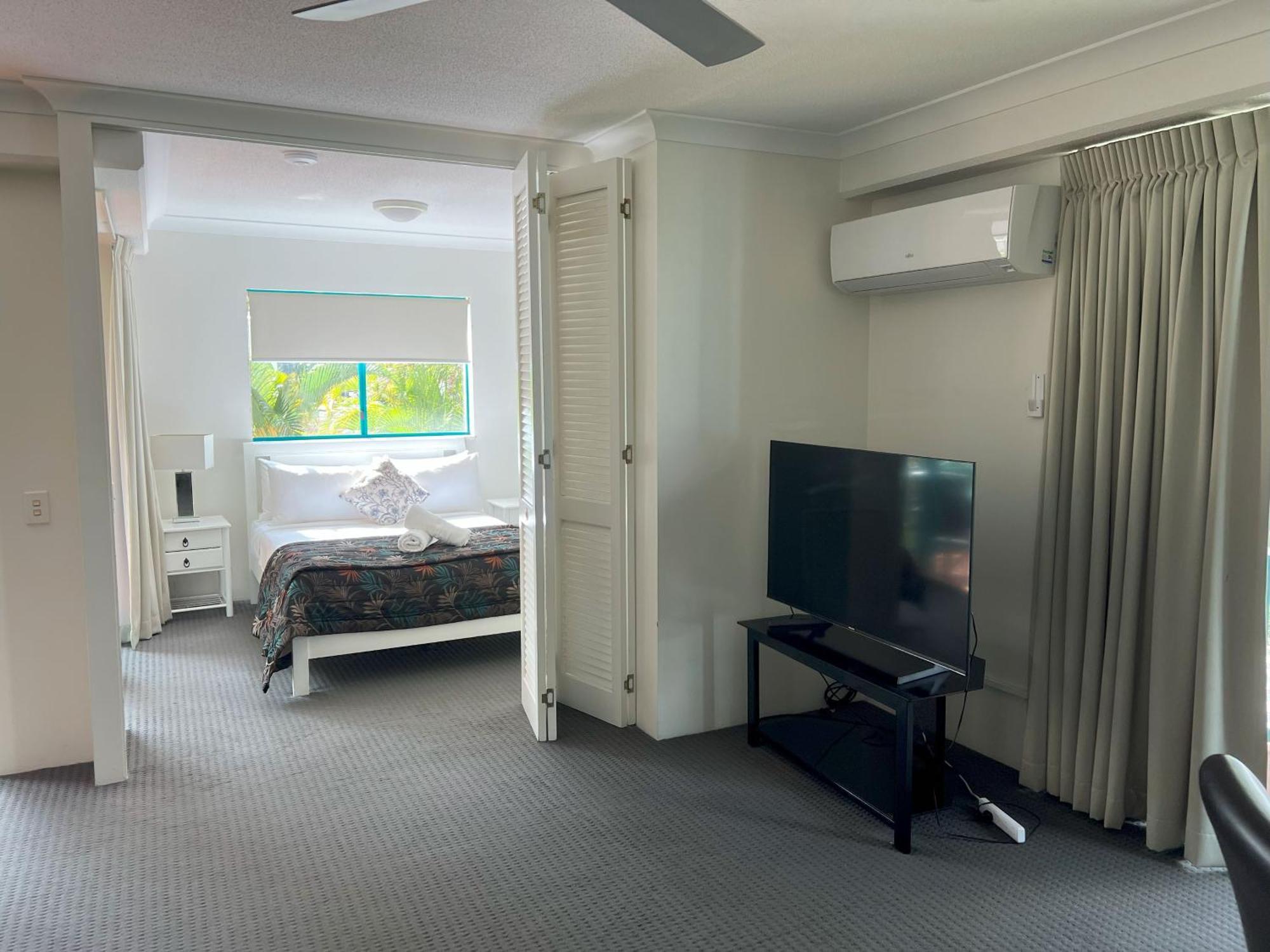 Cha Private Apts Aruba Beach Gold Coast Esterno foto