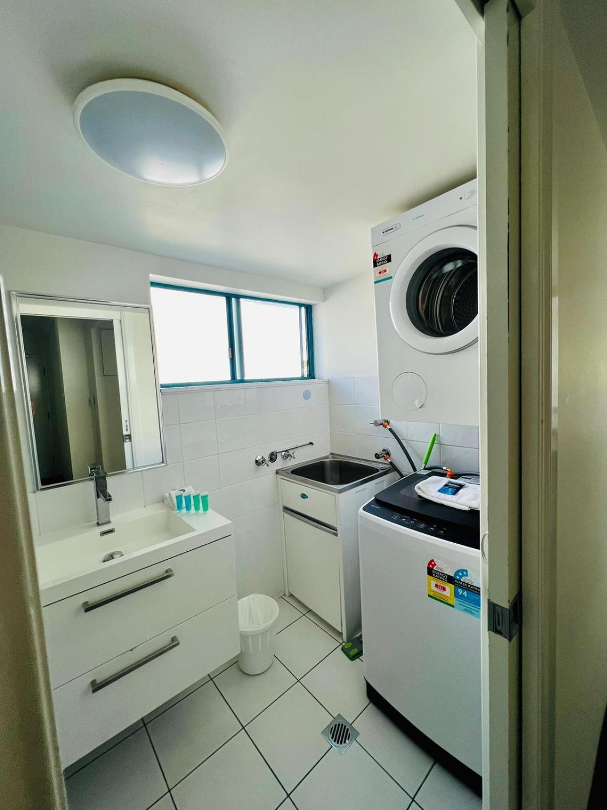 Cha Private Apts Aruba Beach Gold Coast Esterno foto