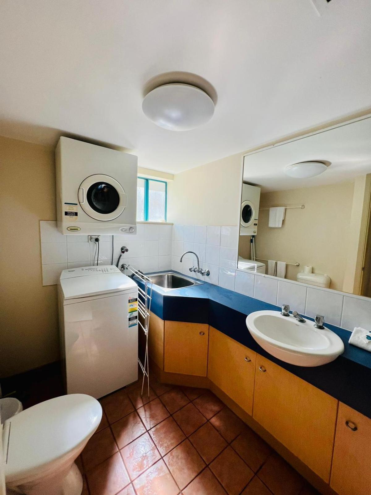 Cha Private Apts Aruba Beach Gold Coast Esterno foto